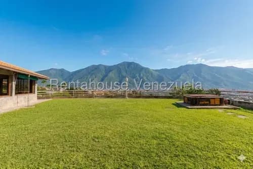 Casa En Venta En Lomas Del Mirador Baruta Caracas Angela Tochon 3000 Metros Terreno Vista Panoramica