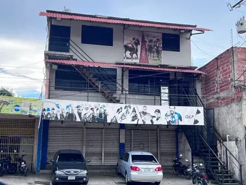 *edificio Comercial Con Fondo De Comercio Activo En Santa Rosa - Los Goajiros* Edificacion De 3 Niveles A Pie De Calle En Zona Altamente Comercial A Pocos Metros Del Cc Goajiro Center . An