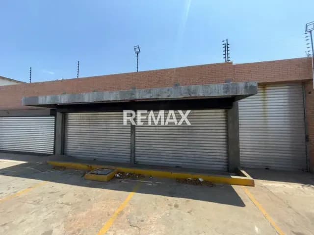 Venta de Local Comercial , Avenida 12 Canta Claro