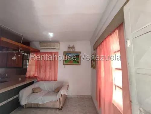 Julio Martínez Te Ofrece En Alquiler Bella Y Cómoda Casa Amoblada En Cabudare, Cómodas Habitaciones, Cocina Equipada, Vigilancia Privada 24/7.