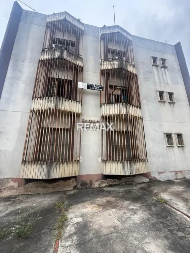 En Venta Apartamento Residencias Don Pancho (Avenida Bolivar Sector las Acacias) Frente a la Estación de Servicio La Esperanza