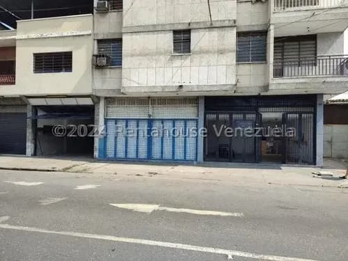Local Comercial En Venta Av Los Cedros Maracay Con Desposito Negociable 324-21387 Rm