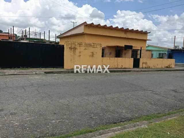 En Venta Casa ubicada en Guanare, Sector La Arenosa, Esquina Carrera 9 con Calle 10, Guanare, Portuguesa, Venezuela
