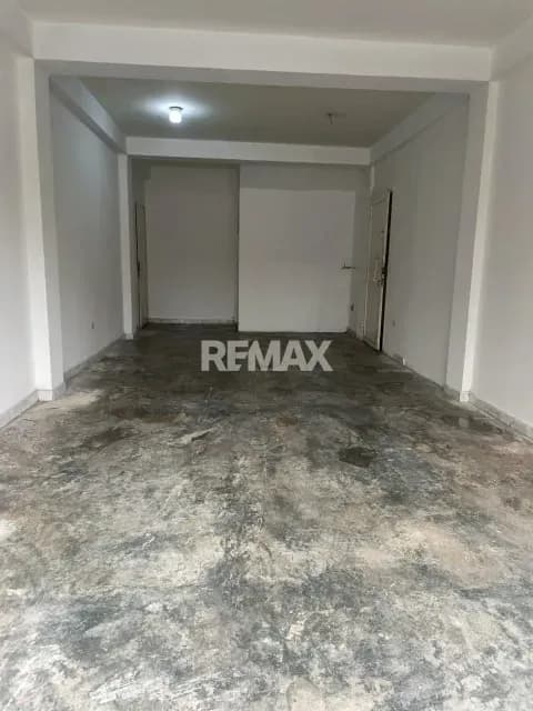 Alquiler. Local Comercial Av. 15 de Piñonal.
