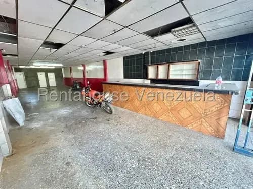 M&n Venta De Local Comercial De 159m2 Con 2 Baños: Ubicado En Plena Avda. 20 Centro De Barquisimeto: 25-12258