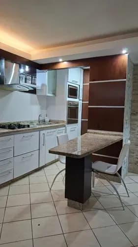 Se Vende Apartamento En Terrazas De San Diego,carabobo *amoblado* *desocupado* 63 Mts2 3 Habitaciones Con Closets 2 Baños Con Pareduch 1 Puesto De Estacionamiento