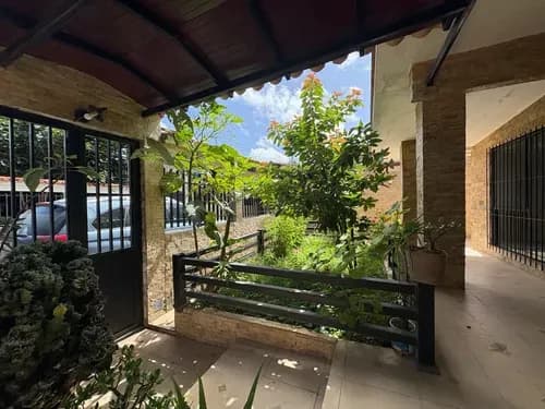 Linda Casa En Urb El Golf Urb Colinas De Carrizal