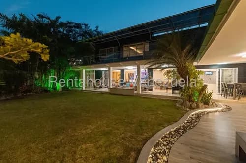 Casa En Venta Para Ser Habitada En Prados Del Este Mls #26-14956 Bm