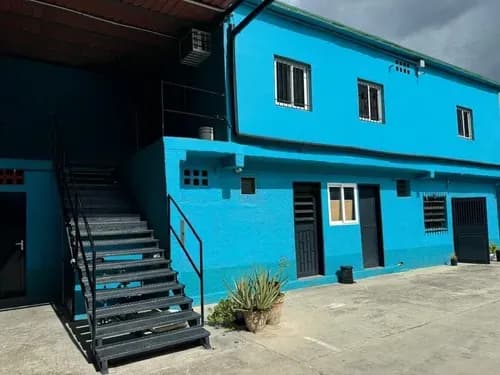 Jeannet Vende Galpón En Santa Rosa Av Principal - Valencia