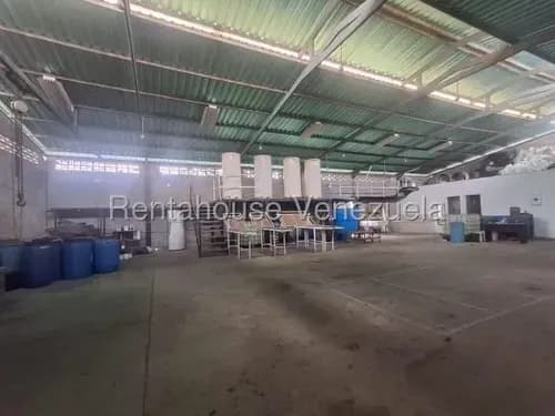 Galpón Industrial De 800m2 En La Montañita: Zona Económica Especial, Trifásica Y Listo Para Operar @eloisabermudez.rah