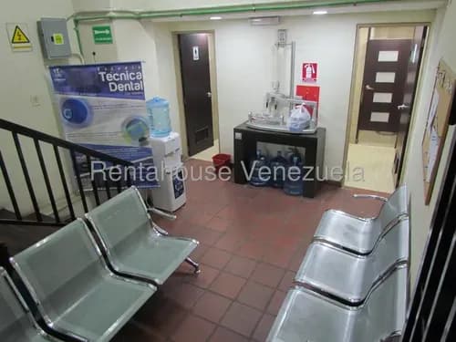 Local Comercial En Venta En Los Dos Caminos Cda 26-11727 Yf