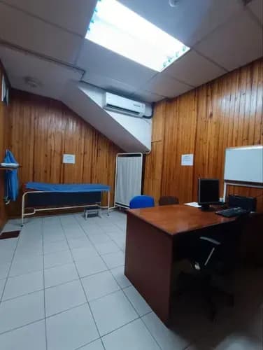 Cubículo Médico En Alquiler En Clínica Del Centro De Los Teques.