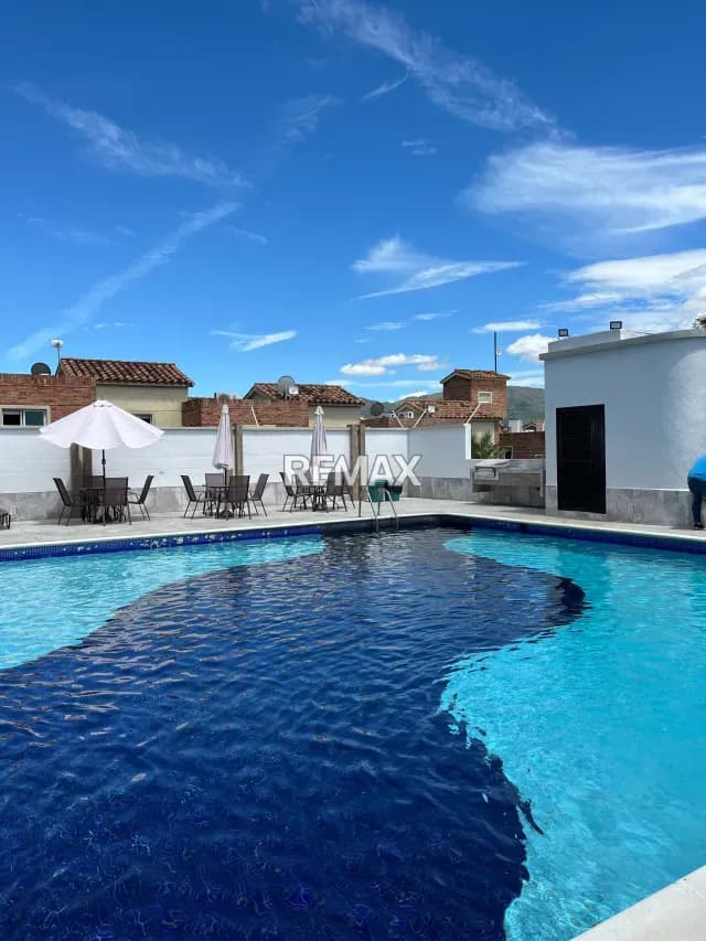 VENTA DE CASA QUINTA EN ALTOS DE GUATAPARO C.R. LAS VILLAS PLANTA 100%