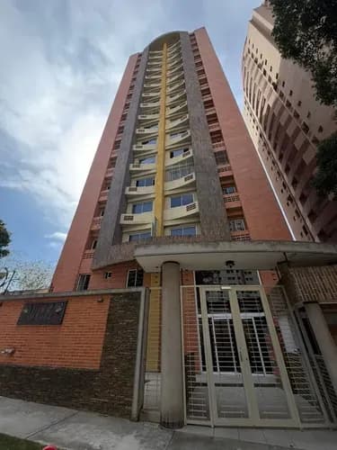 Apartamento Moderno Piso Medio En La Chimeneas Con Planta 50 Y Pozo Cj