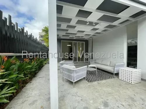 Casa En Venta La Castellana Lp