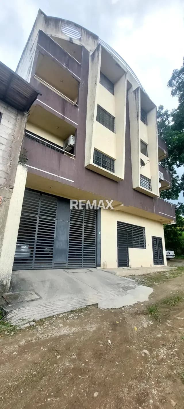 Apartamento en Alquiler Edificio Cañaveral, ubicado en Altos de Paramillo