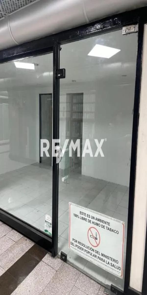LOCAL PLAZA LAS AMERICAS 30 M2 EN ALQUILER
