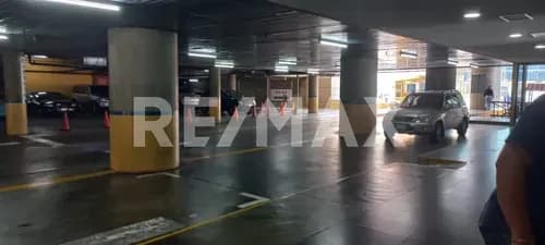 Venta De Estacionamiento En Los Palos Grandes