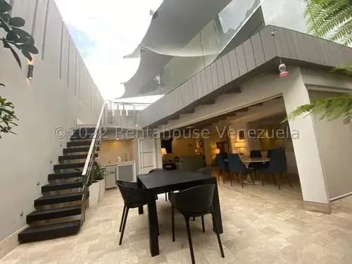 Casa En Venta Totalmente Remodelada Y Tecnológica En Santa Eduvigis #23-28358
