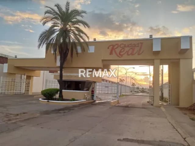 Venta de Bonito Town House en el Conjunto Residencial Ciudad Real