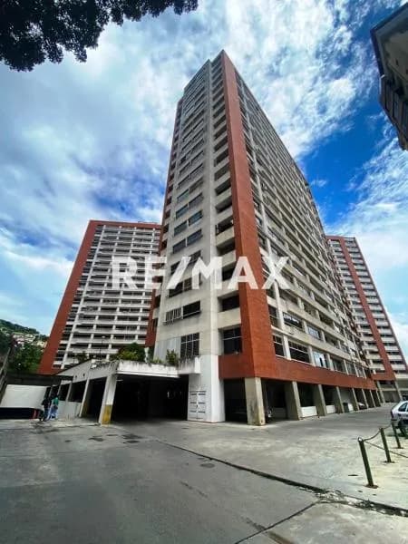 APARTAMENTO EN ALQUILER - URB. LOMAS DEL AVILA