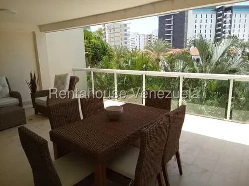 Dm Alquila Hermoso Apartamento Con Terraza En Playa Moreno, Isla De Margarita