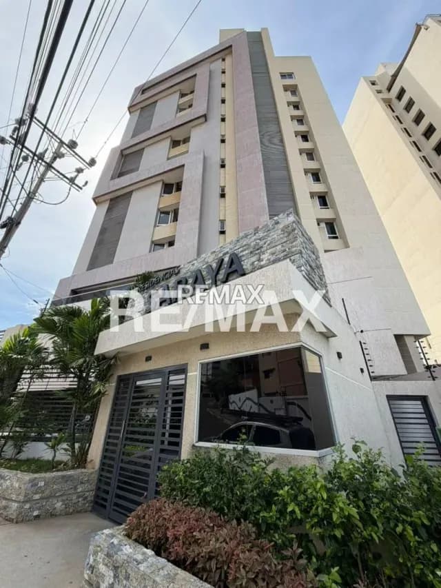 APARTAMENTO EN VENTA EDIF. SARAYA AVENIDA EL MILAGRO