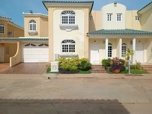 Ecv-1735 Zona Norte Townhouse Villa Oasis Country I Avenida Fuerzas Armadas