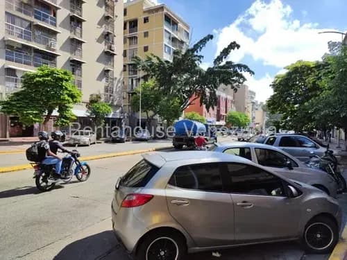 Local En Alquiler Pie De Calle Avenida Victoria, Restaurante, Licoreria Mls 26-8900