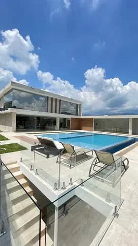 Dorata Realty Vip Vende Casa A Estrenar Totalmente Moderna Con Piscina Infinita En Terrazas Del Country Valencia Venezuela (ch)