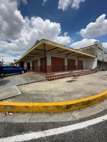 178205 Am* Venta De Local En El Viñedo