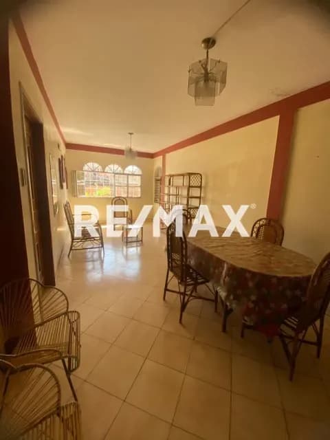 Alquiler Comodo y céntrico Apartamento, En Carrera 25 entre Carreras 9 y 10 Barquisimeto Este.