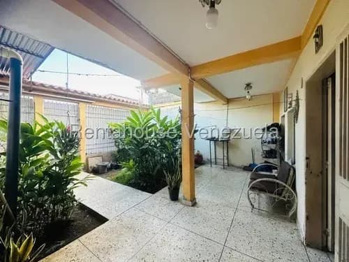 Casa Dúplex De 6 Habitaciones Al Oeste: 5 Baños, Estacionamiento Techado Y Ubicación Privilegiada @eloisabermudez.rah