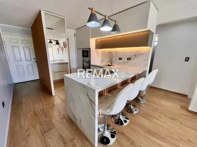MODERNO Y SEMI-AMOBLADO APARTAMENTO EN ALTOS DE MANEIRO, EDIF LAS TRINITARIAS 1