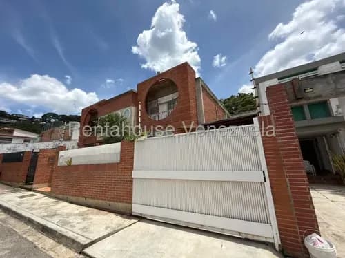 Ana Torres. Casa Dúplex En Venta 26-19458 En Alto Prado