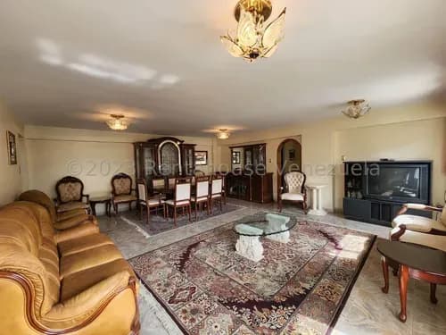 Ng 2626-3595 Espacioso Apartamento En Venta Urbanización Las Minas, San Antonio De Los Altos. Dos Puestos De Estacionamiento.