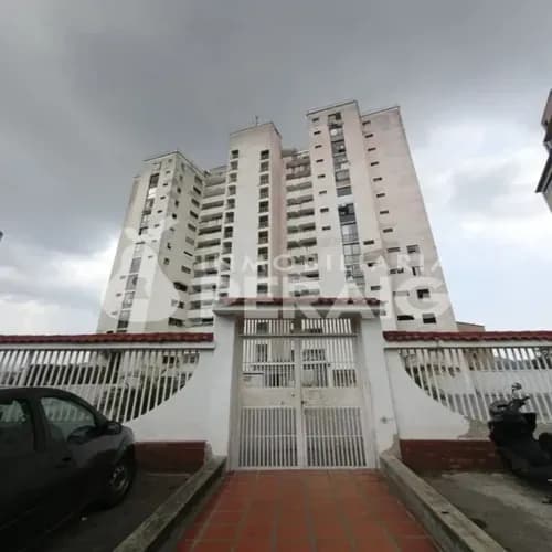 Apartamento/venta/colinas De Los Chaguaramos/72m2/2/2/1 Precio 90.000,00/iv