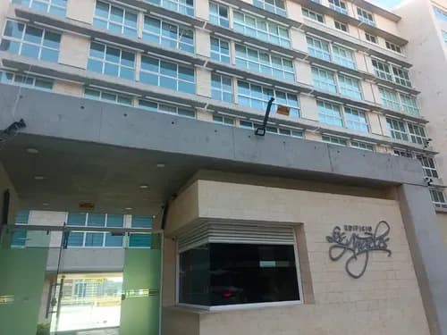 Apartamento En Alquiler En Lomas De Las Mercedes Residencias Los Angeles Remodelado Pb Con Terraza Privada Parrillera Piscina Gym Cliente Directo