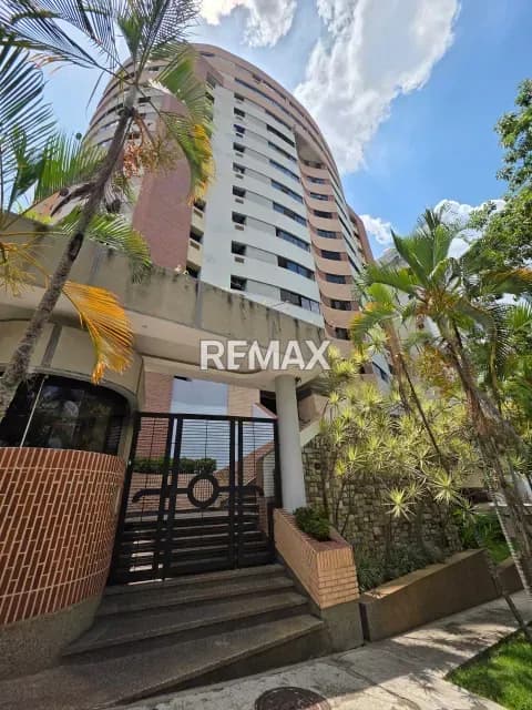 EN VENTA APARTAMENTO RES. DON MANUEL URB. EL PARRAL