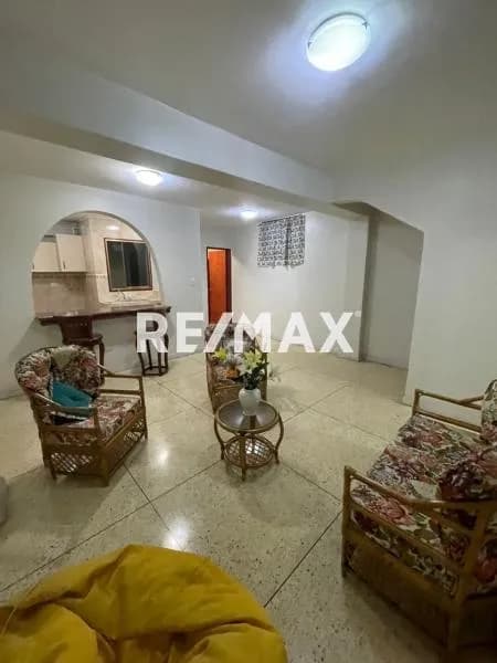 Se Alquila espectacular apartamento en la Av Nva Caracas CATIA.