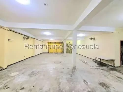 Daniela Linarez Alquila Local Comercial Consta De Oficina, Baños, Depósito Con Fácil Acceso, Alto Tráfico Vehicular Y Peatonal, Ubicado En El Centro De Barquisimeto