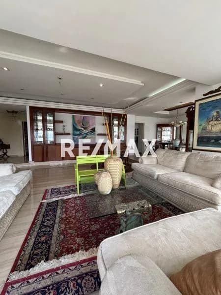 Apartamento a REMODELAR En Venta Res Shangri-La Urb El Viñedo