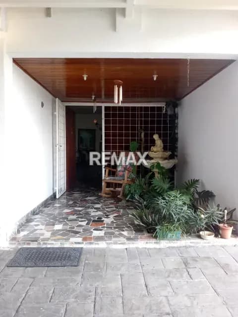 Venta de Casa en El Marqués Caracas Calle Cuyuní