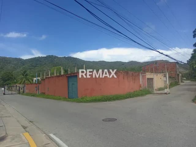 Terreno en venta en Urbanización la Guarina.