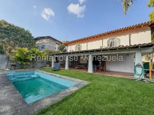 Casa En Venta En Cumbres De Curumo Jardin 1200 Metros Terreno Calle Cerrada Piscina Angela Tochon Caracas Casas