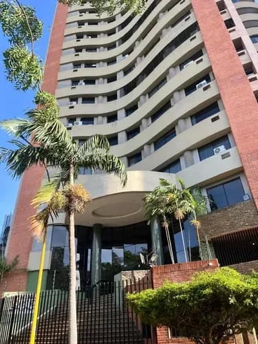 Apartamento Amoblado Y Equipado Listo Para Estrenar Ubicado En Res. Brisas Del Norte Urb. Las Chimeneas. Julian Acosta 193.