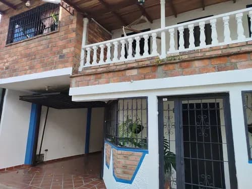 Alquiler De Apartamento Anexo Semi-amoblado - Urbanización Pirineos 2