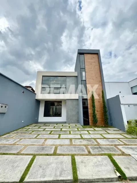SE VENDE CASA EN URB VILLA FLORIDA
