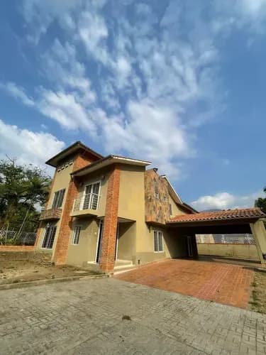 (rg) Venta De Casa Remodelada En La Urb. Villas De San Diego Country - Via La Cumaca