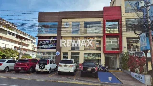 En Alquiler Excelente Local en Barrio Obrero Ubicado en Calle 10 esquina Carrera 23